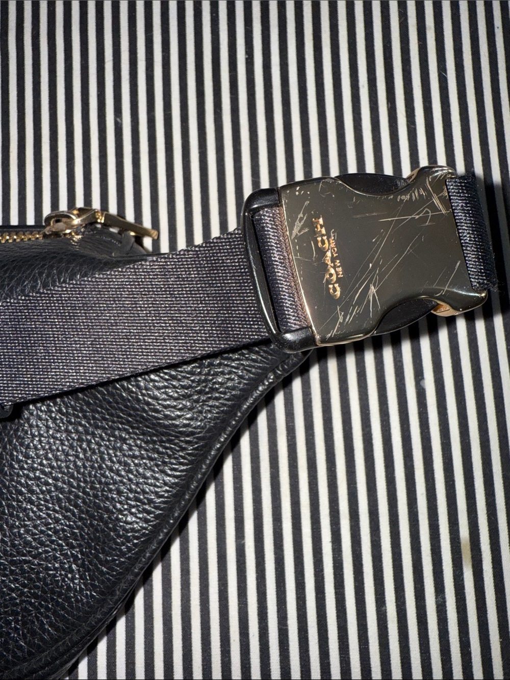 COACH Black Pebbled Leather COURT Belt Bag with Gold Hardware - Picture 3 of 6